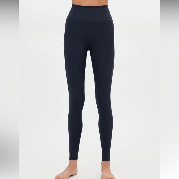 Girlfriend Collective Compressive High Rise Leggings in Navy Blue - Picture 4 of 8